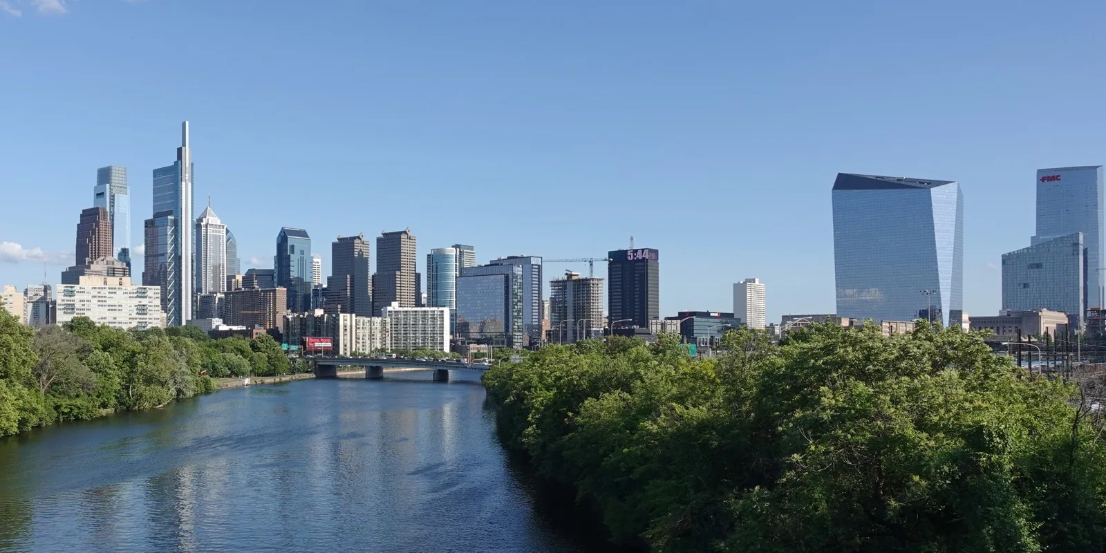 Philadelphia host city skyline